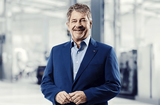 Dr. Konstantin Kurfiss