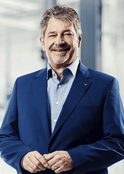 Dr. Konstantin Kurfiss